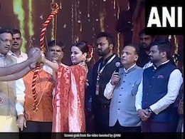 Kangana Ranaut Sets Ravana Effigy On Fire, Becomes First Woman To Do So Kangana Ranaut Sets Ravana Effigy On Fire, Becomes First Woman To Do So