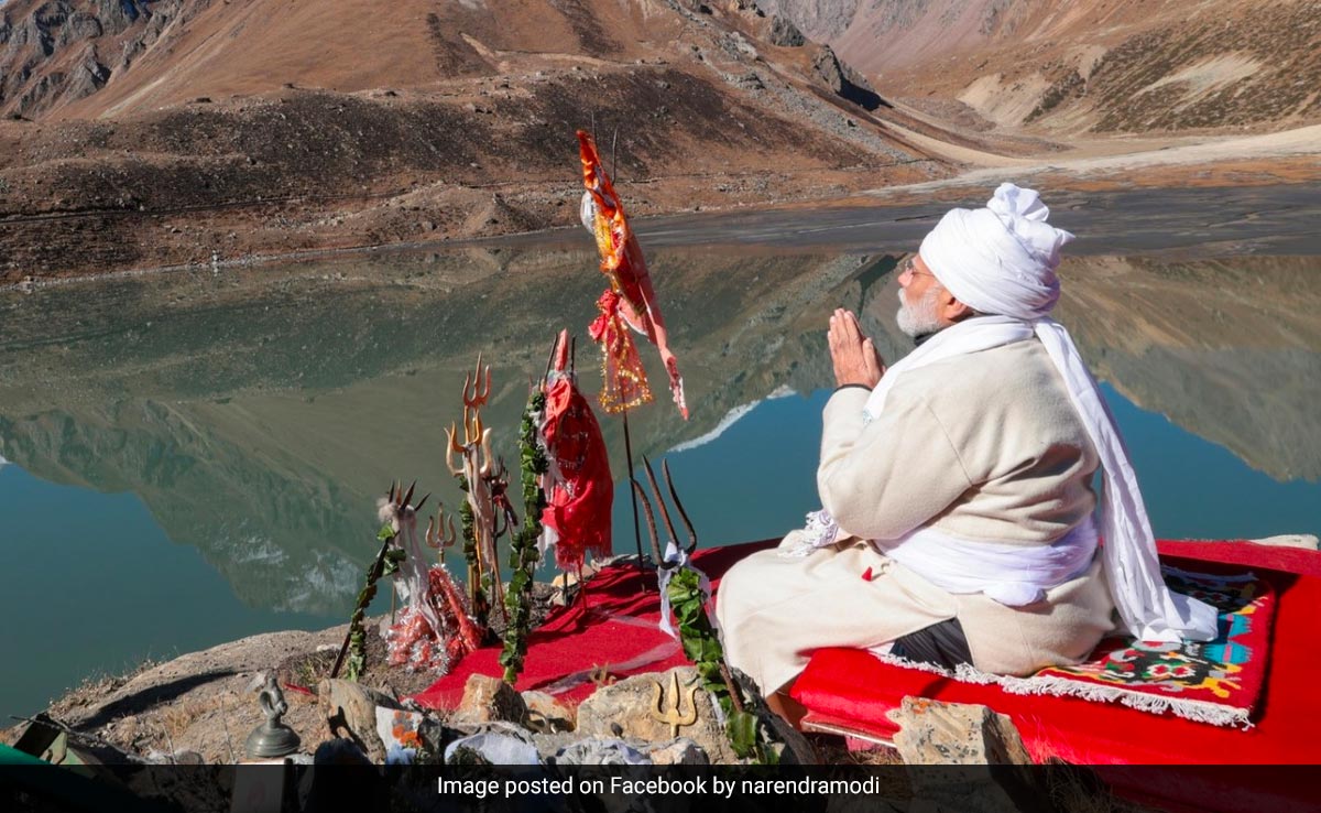 Photos: पीएम मोदी ने भगवान शिव के धाम आदि कैलाश पर्वत के दर्शन किए