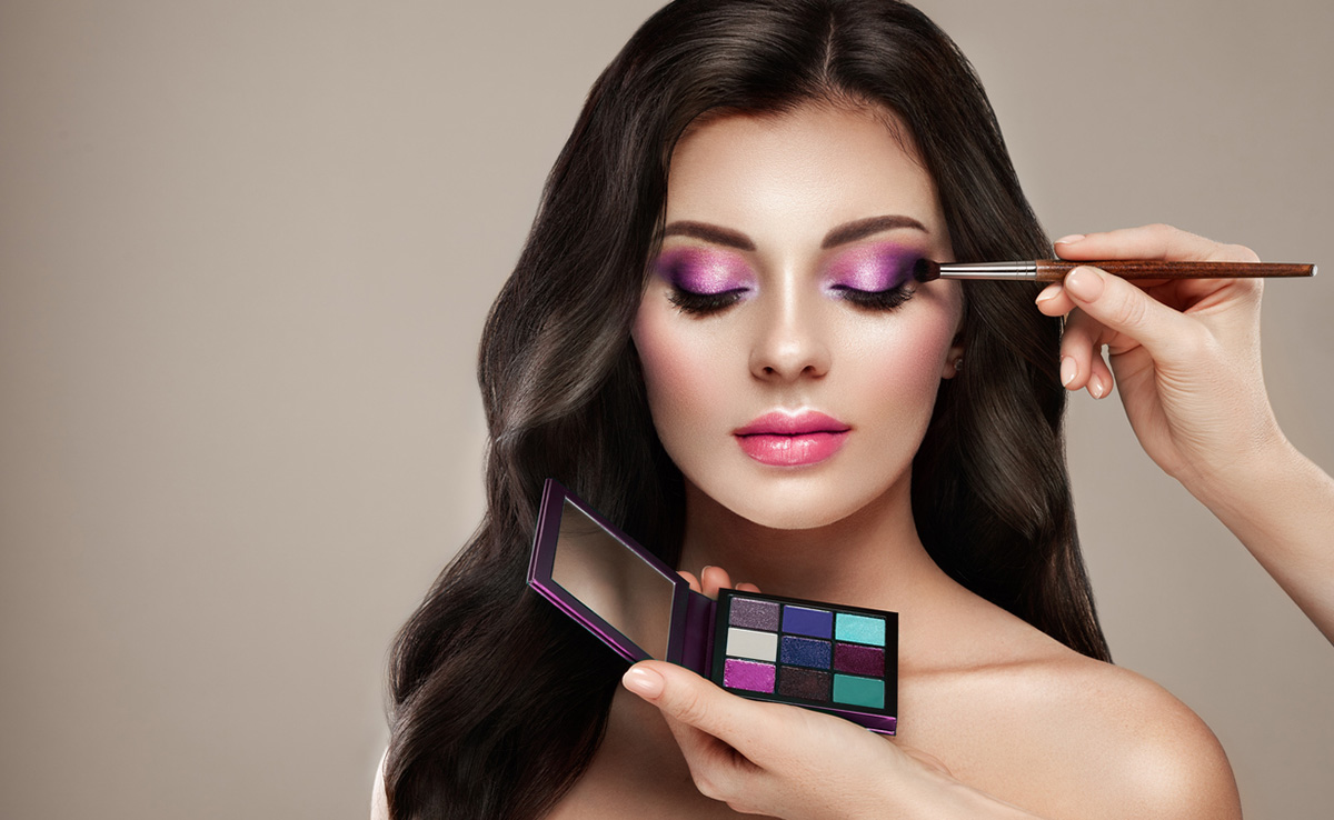 Amazon Great Indian Festival: Get Festive Ready With These Steal Deals On Makeup From L'Oreal, Maybelline And More