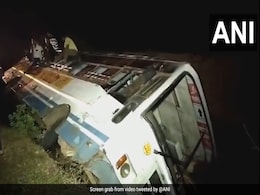 40 Injured After Bus Overturns In Gujarat's Surendranagar 40 Injured After Bus Overturns In Gujarat's Surendranagar