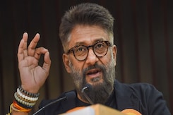 Exclusive: विवेक अग्निहोत्री ने अपनी फिल्म 'द वैक्सीन वॉर' के बारे में क्या कहा? Exclusive: विवेक अग्निहोत्री ने अपनी फिल्म 'द वैक्सीन वॉर' के बारे में क्या कहा?