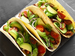 Avocado Uttapam Tacos: ब्रेकफास्ट में चाहते हैं देसी ट्विस्ट तो ट्राई करें एवोकाडो उत्तपम टैकोस रेसिपी Avocado Uttapam Tacos: ब्रेकफास्ट में चाहते हैं देसी ट्विस्ट तो ट्राई करें एवोकाडो उत्तपम टैकोस रेसिपी