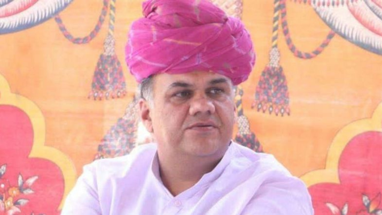 दानाराम चौधरी ने सांसद देवजी पटेल के खिलाफ बीजेपी को दिया अल्टीमेटम