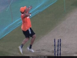 Ind vs Ban: मैच से पहले रोहित ने नेट पर बॉलिंग में आजमाया हाथ, सोशल मीडिया पर चहके फैंस Ind vs Ban: मैच से पहले रोहित ने नेट पर बॉलिंग में आजमाया हाथ, सोशल मीडिया पर चहके फैंस