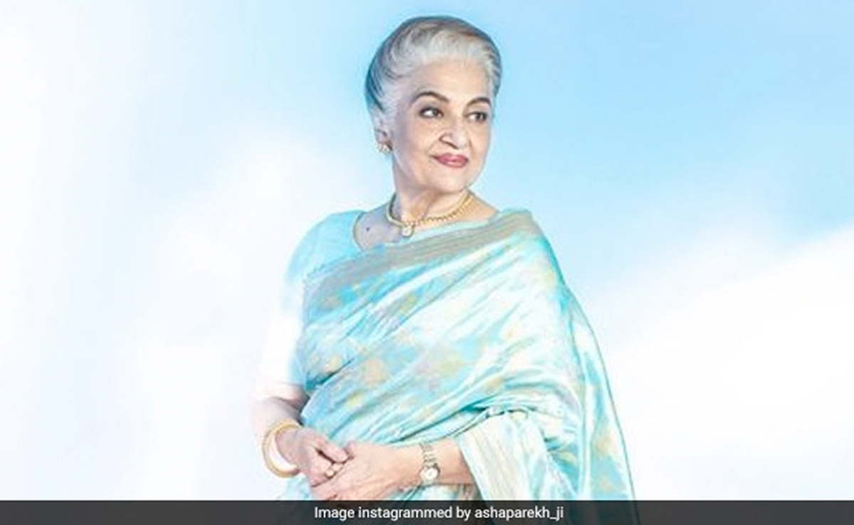 Bollywood News : जब Asha Parekh को डायरेक्टर ने कर दिया था फिल्म से रिजेक्ट