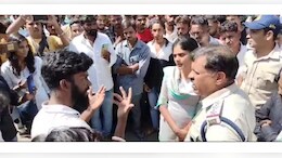 MP News: नीमच में 2 लोगों की मौत से हंगामा... शव को सड़क पर रख कर चक्काजाम