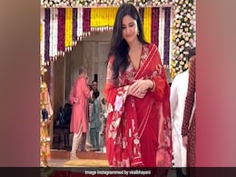 कैटरीना कैफ मुंबई से कोसों दूर दुर्गा मां के इस पंडाल में करने पहुंचीं दर्शन, लाल साड़ी में दिखीं सबसे खूबसूरत कैटरीना कैफ मुंबई से कोसों दूर दुर्गा मां के इस पंडाल में करने पहुंचीं दर्शन, लाल साड़ी में दिखीं सबसे खूबसूरत