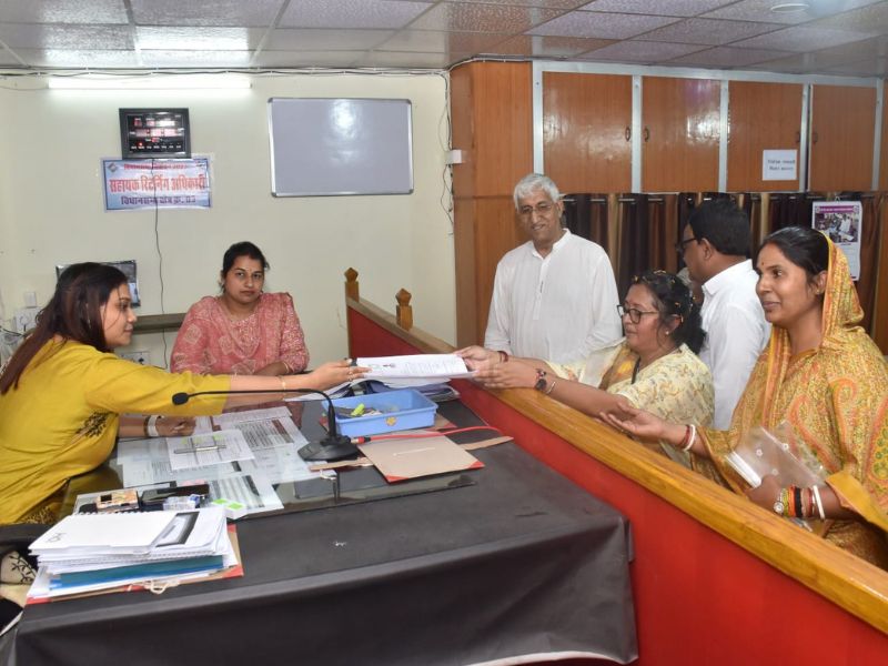 कोरिया: 33 प्रत्याशियों ने किया नामांकन दाखिल, कांग्रेस प्रत्याशी अंबिका सिंहदेव ने भी भरा पर्चा