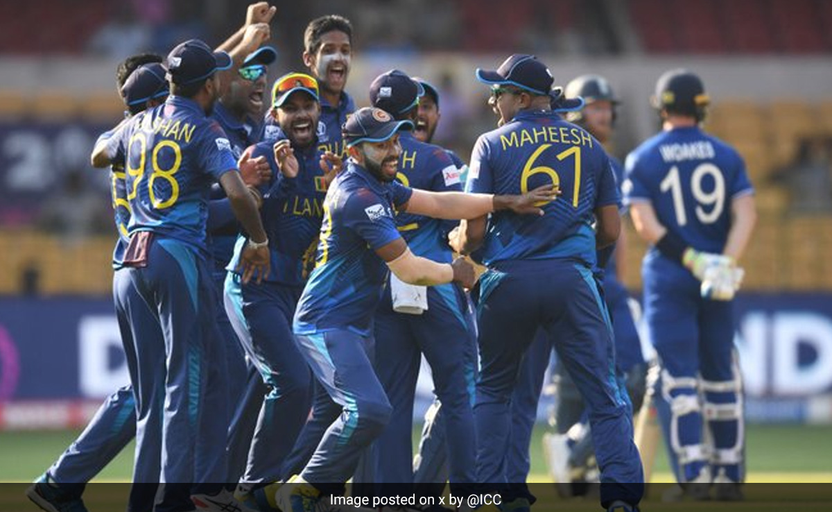 World Cup 2023, ENG vs SL: "हमारी टीम को कम करके..." इंग्लैंड के खिलाफ जीत के बाद श्रीलंकाई स्पिनर ने विश्व चैंपियन पर कसा तंज
