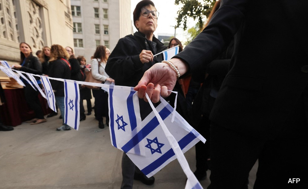 With Bulletproof Vests, Socks And Soap, American Jews Rush To Help Israel