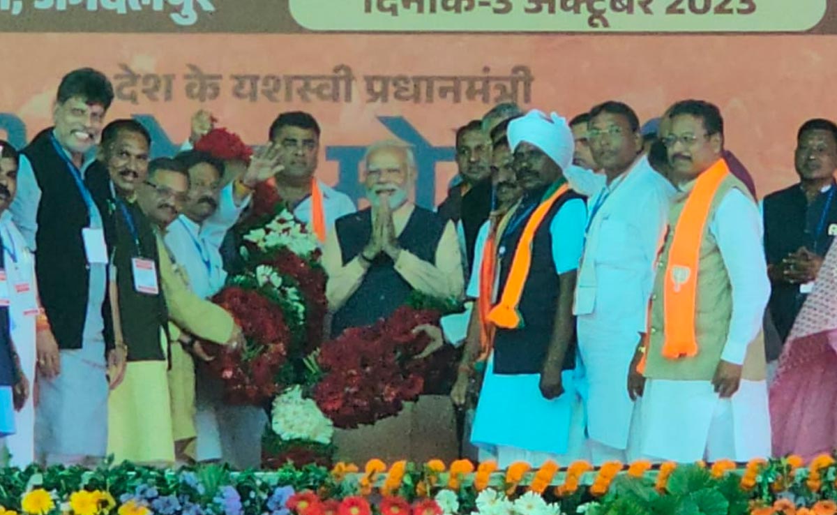 "छत्तीसगढ़ में कांग्रेस ने लोकतंत्र को लूटतंत्र में बदल दिया है"- जगलदपुर में भूपेश सरकार पर PM मोदी ने साधा निशाना