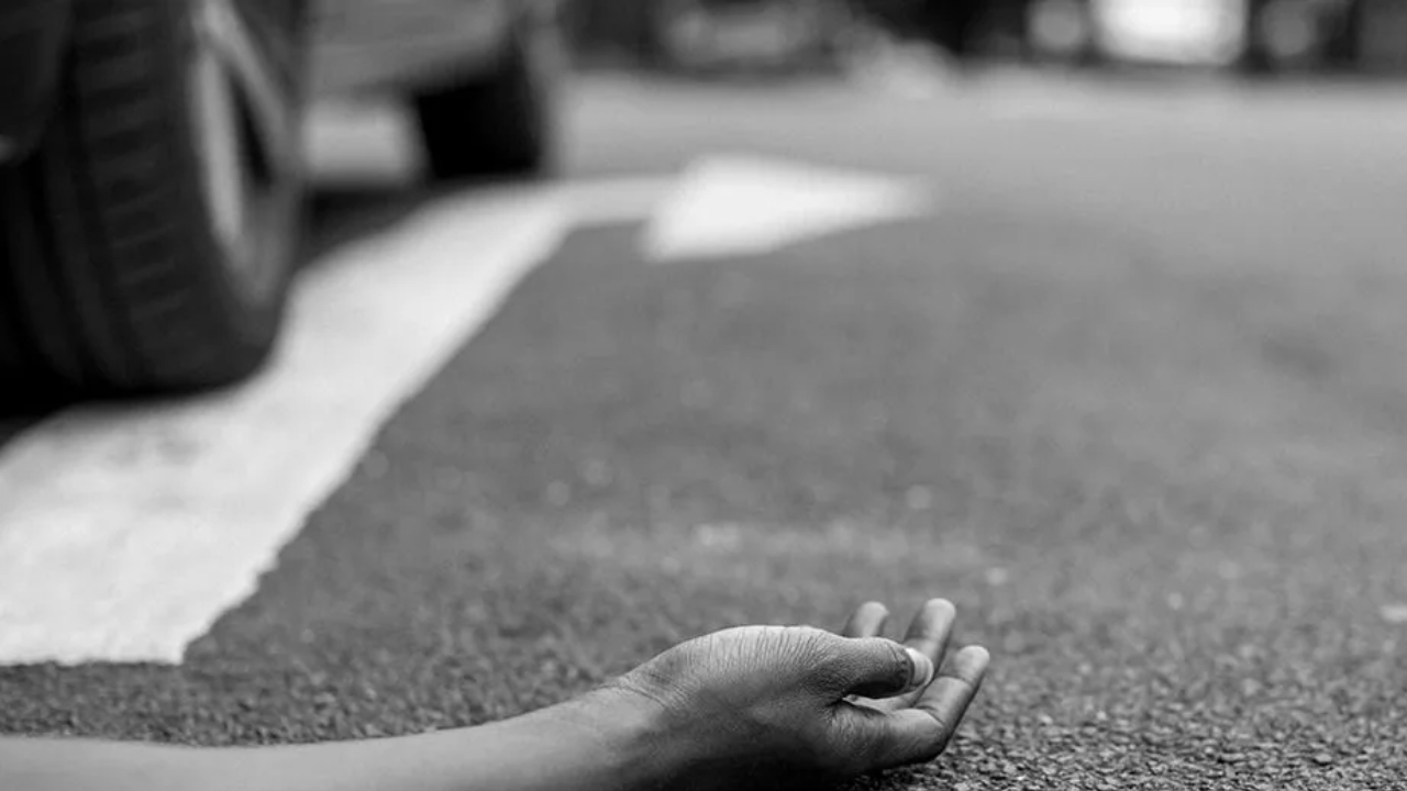 शराब के नशे में धुत पुलिस वालों ने बाइक सवार युवक की ले ली जान !