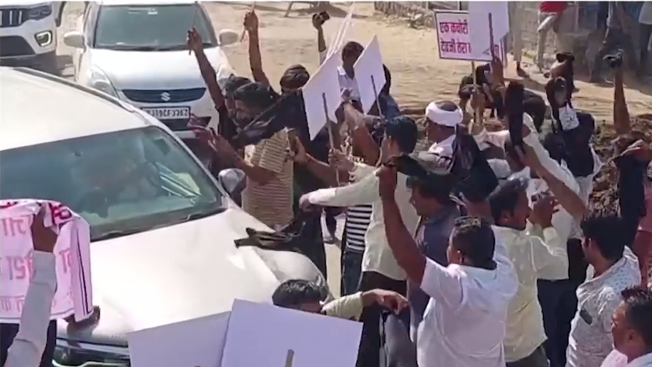 Rajasthan Election: बीजेपी सांसद को लोगों ने घेरकर काफिले पर कर दिया हमला!