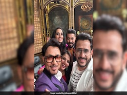 "Still Working 70-Hour Weeks": Anupam Mittal Shares Selfie With Shark Tank India Judges "Still Working 70-Hour Weeks": Anupam Mittal Shares Selfie With Shark Tank India Judges