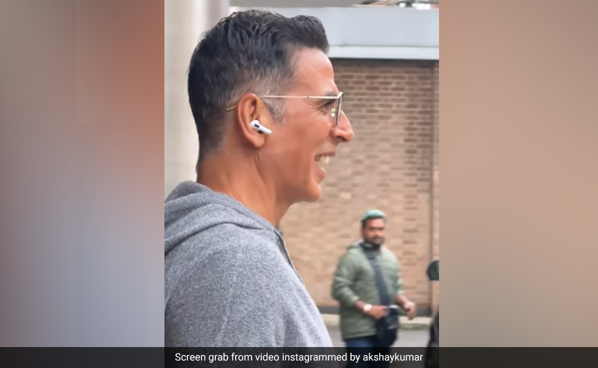 Akshay Kumar Begins Filming <i>Khel Khel Mein</i> In London: "Can't Help But Smile When The Camera Rolls"