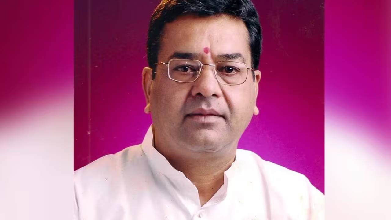 MP Election : पवई से मुकेश नायक को टिकट दिए जाने पर कांग्रेस में विरोध