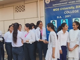 इस चुनाव बड़ी संख्या में पहली बार वोट करेंगे युवा, जानें मतदान को लेकर क्या बोलीं लड़कियां?