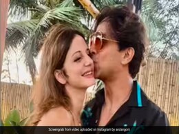 Hrithik Roshan Left This Comment On Arslan Goni's Post For Sussanne Khan Hrithik Roshan Left This Comment On Arslan Goni's Post For Sussanne Khan