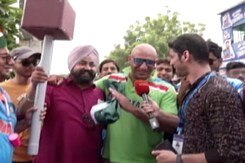Indian, Pakistan Fans Super Excited for India vs Pakistan WC Game Indian, Pakistan Fans Super Excited for India vs Pakistan WC Game