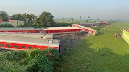 4 Dead, 30 Injured After North East Express Train Derails In Bihar
