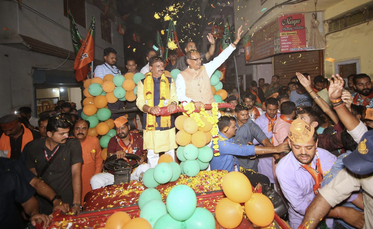 चुनाव का बिगुल बजने के बाद CM शिवराज का पहला रोड शो, कहा- मामा से डरती है कांग्रेस!