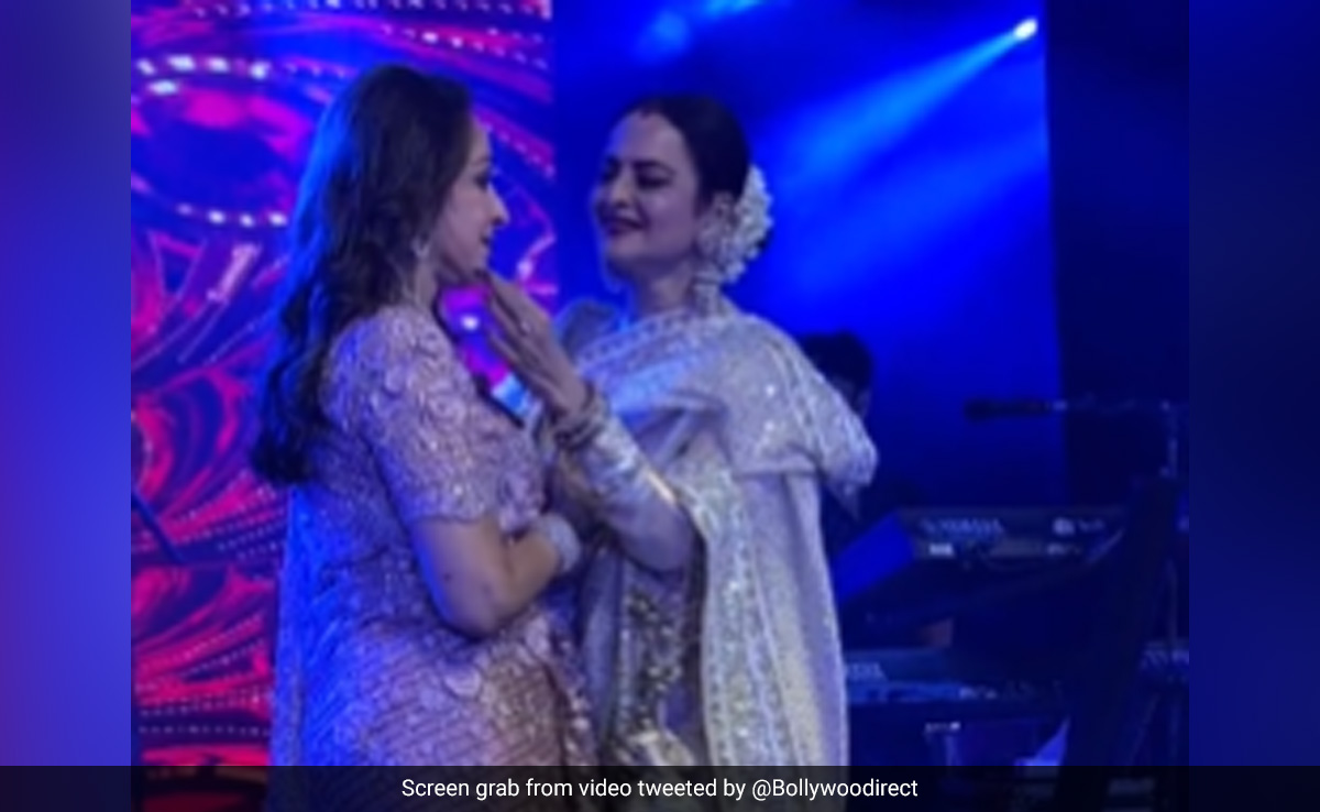 Viral: Rekha Grooves To <i>Kya Khoob Lagti Ho</i> At Hema Malini's Birthday Bash