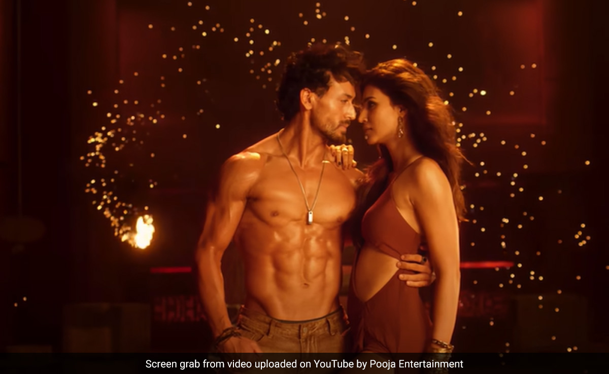 <i>Ganapath</i> Review: Tiger Shroff Bulldozes His Way Through The Rubble