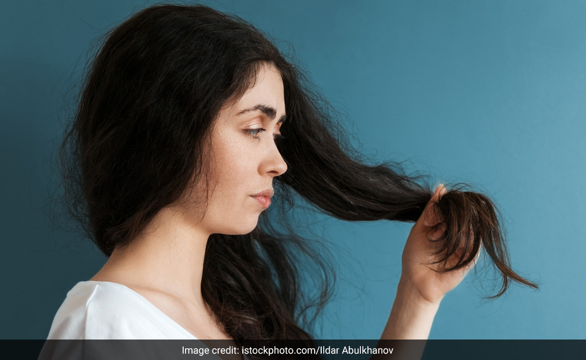 रूखे-सूखे बालों को मुलायम बनाते हैं ये हेयर मास्क, केले, दूध और शहद से बनकर हो जाएंगे तैयार 