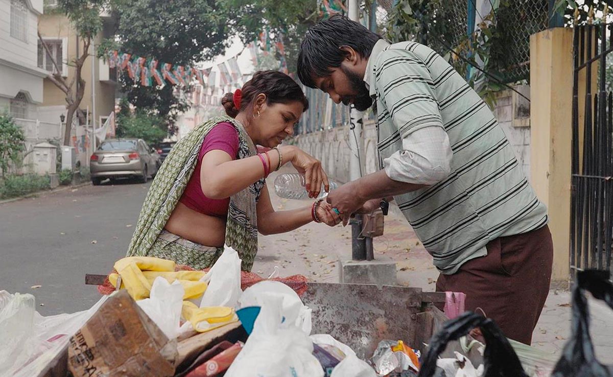 <i>The Scavenger Of Dreams</i> Review: A Tale Of Cast-Offs, From Inanimate To Human