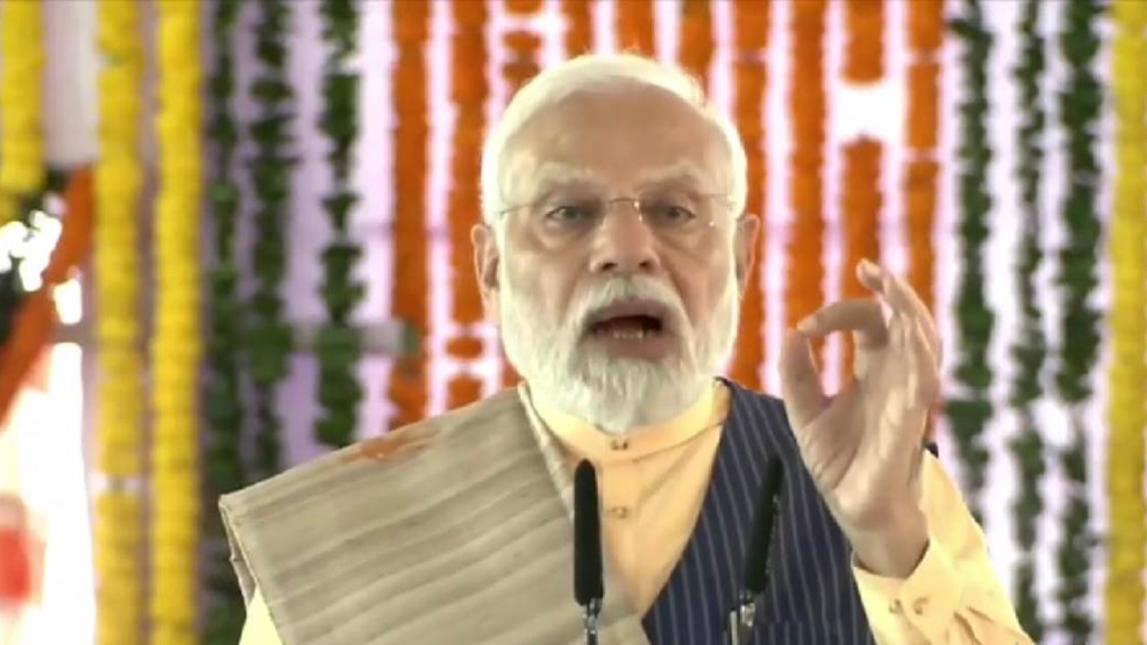 जगदलपुर में बोले पीएम मोदी,'कांग्रेस ने छत्तीसगढ़ को दिया झूठा प्रचार और खुला भ्रष्टाचार'