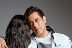 सलमान खान ने शेयर की मिस्ट्री गर्ल संग तस्वीरें, चेहरा किया रिवील