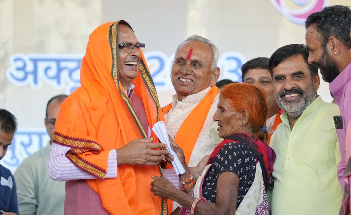 MP Election 2023: जमुना बाई के दो रुपये 33 साल बाद भी नहीं भूले सीएम, कहानी बताकर भावुक हुए शिवराज सिंह चौहान
