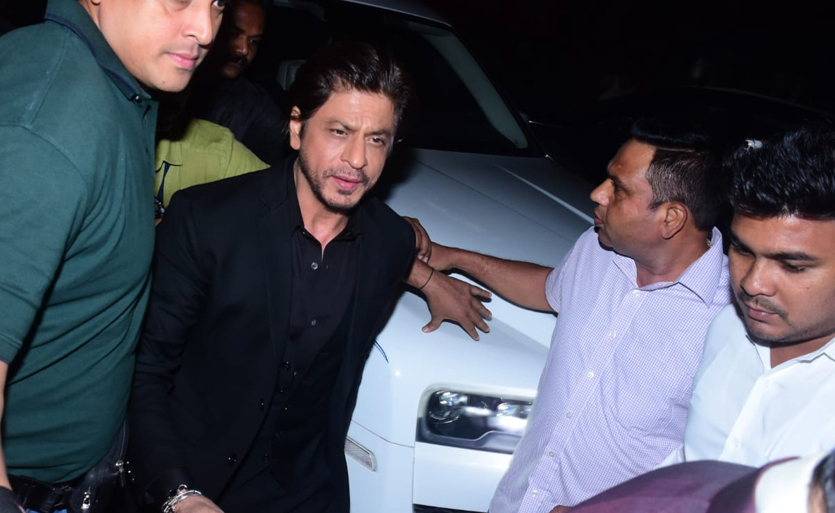 In Pics: Shah Rukh Khan, Gauri-Suhana And Deepika Padukone Party Together