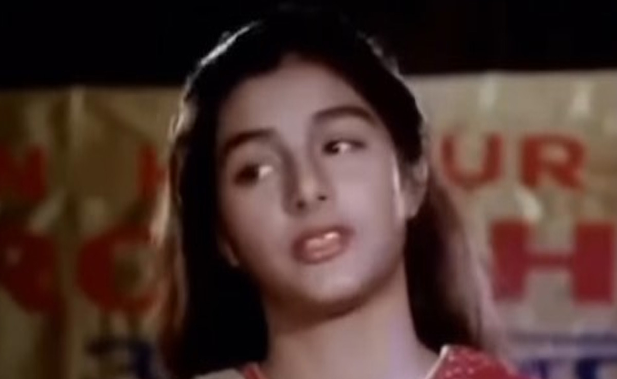 14 साल की उम्र में देव आनंद के साथ किया डेब्यू, डेब्यू फिल्म में ऐसा था तबु का लुक