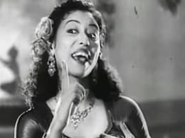 तिब्बत से आई इस एक्ट्रेस को पढ़ाई के लिए बदलना पड़ गया था धर्म, हिंदी सिनेमा ने दी पहचान तो बन गई लेडी सुपरस्टार तिब्बत से आई इस एक्ट्रेस को पढ़ाई के लिए बदलना पड़ गया था धर्म, हिंदी सिनेमा ने दी पहचान तो बन गई लेडी सुपरस्टार