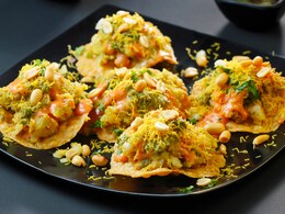 Holi Special Snacks: होली पर बनाना चाहते हैं स्वादिष्ट स्नैक्स तो ट्राई करें सेव पूरी, फटाफट नोट करें आसान रेसिपी