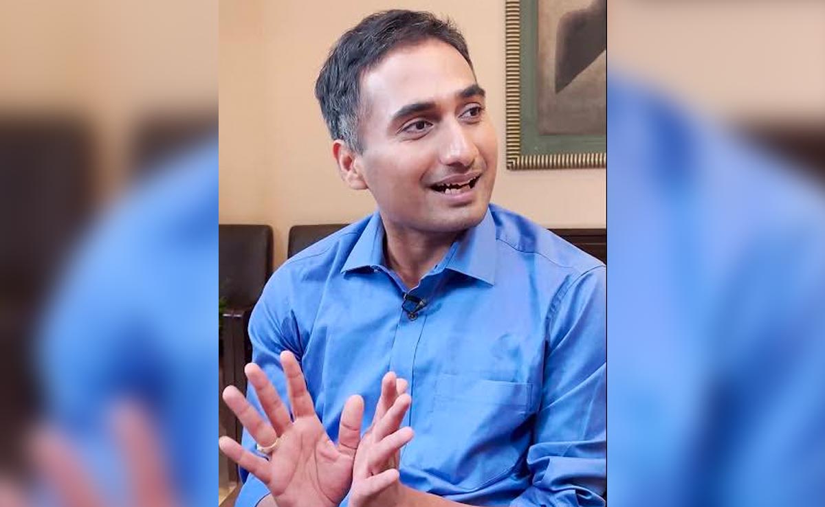 IIT-IIM से पढ़ाई की, विदेश में करोड़ों का पैकेज ठुकराया, दूसरे प्रयास में UPSC में पाई AIR-1