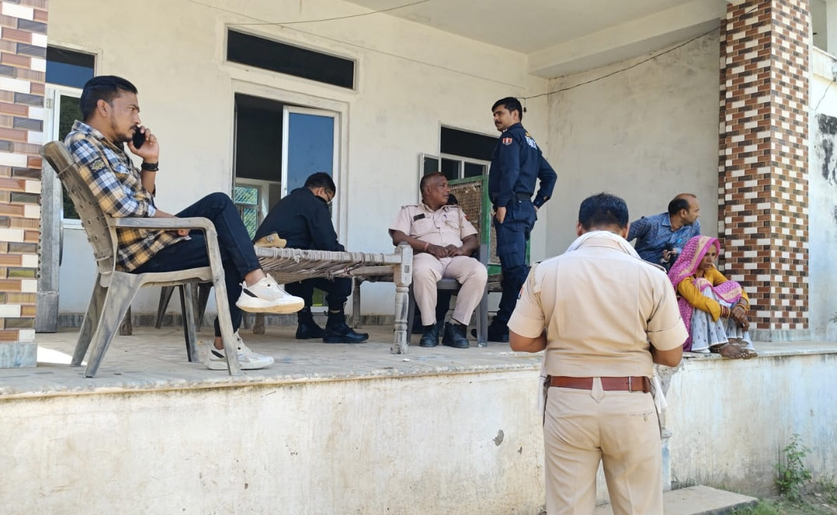 Ground Report: न जमीन का विवाद न रास्ते का, दूसरे पक्ष को फंसाने के लिए भरतपुर में ट्रैक्टर से कुचलकर की थी भाई की हत्या