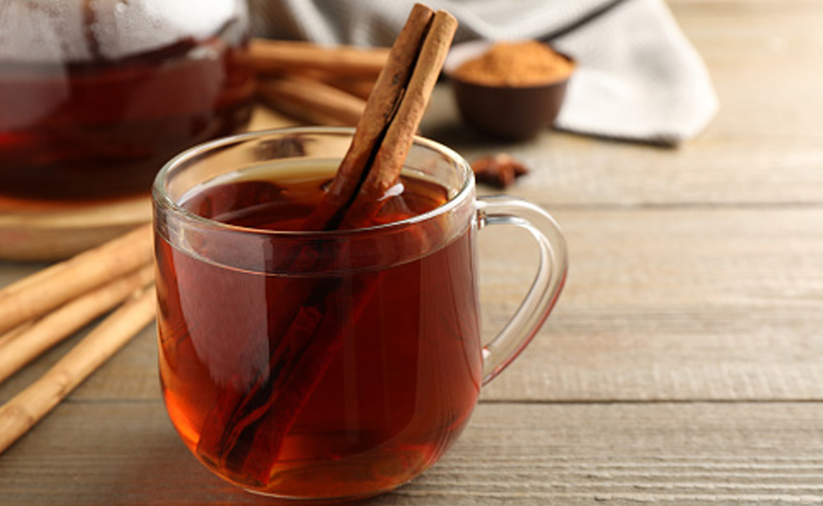 Regular consumption of cinnamon water may help lower LDL (bad) cholesterol and triglyceride levels
