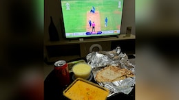 Australian Cricketer Amanda Wellington Enjoys Indian Food During India-Sri Lanka Match