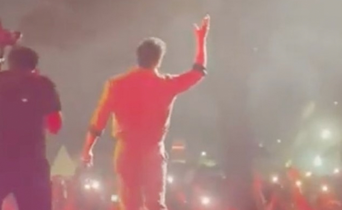 अरिजीत सिंह की कॉन्सर्ट में चन्ना मेरेया पर डांस करते दिखे रणबीर कपूर, वीडियो हुआ वायरल