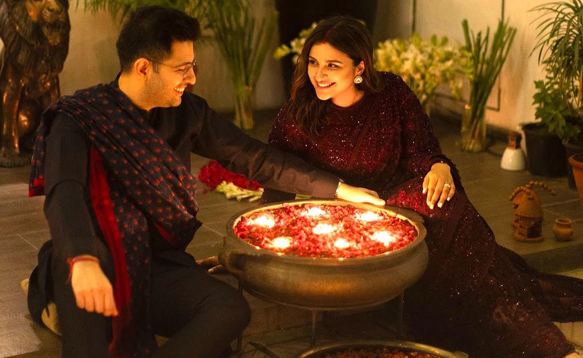 Photos: परिणीति चोपड़ा ने शादी के बाद राघव चड्ढा के साथ कुछ यूं मनाई पहली दिवाली
