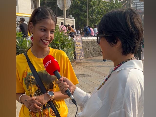 We Asked SRK Fans What Does 'DUNKI' Mean