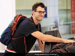 Watch: Pat Cummins Reaches Australia After World Cup 2023 Triumph, Reception Leaves Fans Bemused Watch: Pat Cummins Reaches Australia After World Cup 2023 Triumph, Reception Leaves Fans Bemused