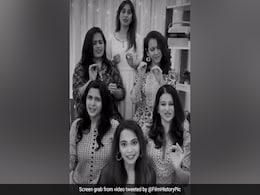 पिया तोसे नैना लागे रे... महिलाओं ने सुरीली आवाज़ में गाया ये खूबसूरत गीत, सुनकर मंत्रमुग्ध हुए लोग पिया तोसे नैना लागे रे... महिलाओं ने सुरीली आवाज़ में गाया ये खूबसूरत गीत, सुनकर मंत्रमुग्ध हुए लोग