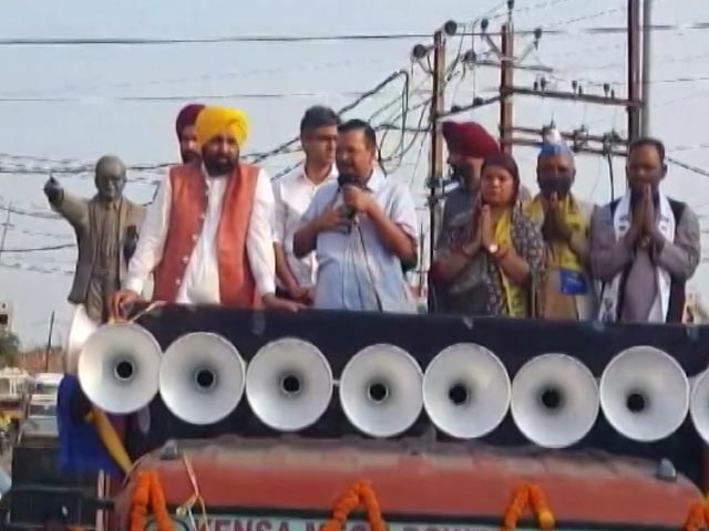 Arvind Kejriwal Goes Campaigning After Saying No To Agency Questioning