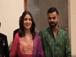 टीम इंडिया के दीवाली सेलिब्रेशन में अनुष्का शर्मा का दिखा अलग अंदाज, फिल्मी स्टाइल में पति विराट कोहली संग ली एंट्री टीम इंडिया के दीवाली सेलिब्रेशन में अनुष्का शर्मा का दिखा अलग अंदाज, फिल्मी स्टाइल में पति विराट कोहली संग ली एंट्री
