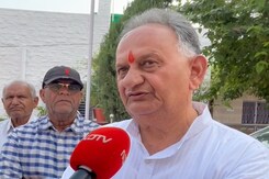 अशोक गहलोत के हमशक्ल कांग्रेस से क्यों हो गए हैं नाराज? अशोक गहलोत के हमशक्ल कांग्रेस से क्यों हो गए हैं नाराज?