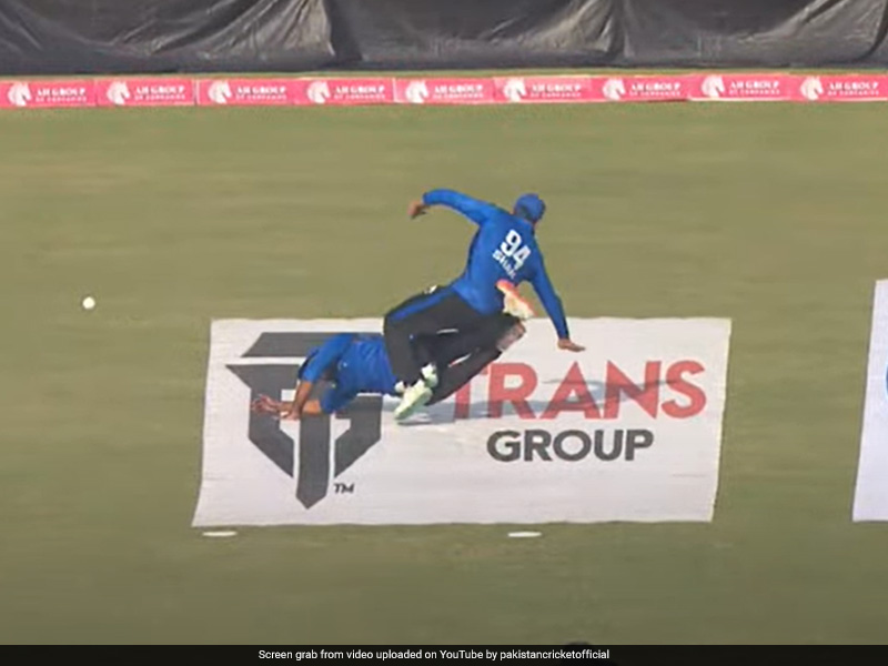 Watch: Nasty Collision Of Past And Present Pakistan Captains, Shan Masood Grimaces In Pain