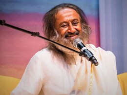 मॉरीशस में श्री श्री रवि शंकर का हुआ भव्य स्वागत, 4 दिवसीय यात्रा में सार्वजनिक सभाओं को करेंगे संबोधित